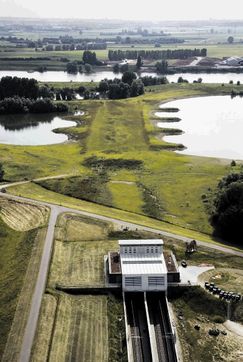 Tunnel Pannerdensch Kanaal