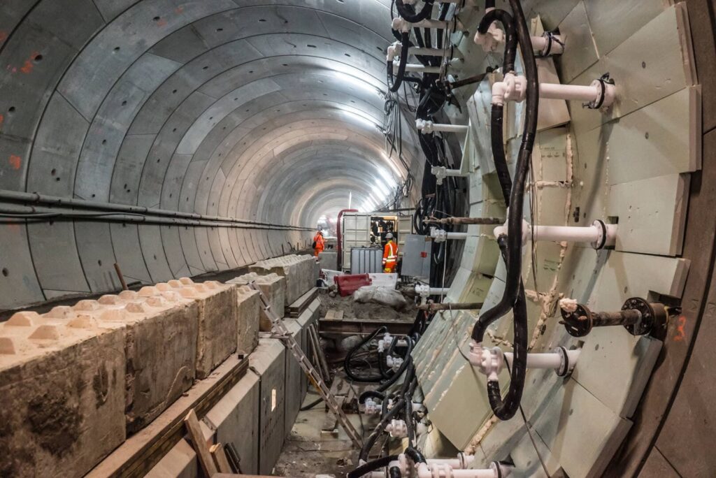 Voorspoedige bouw dwarsverbindingen Corbulotunnel