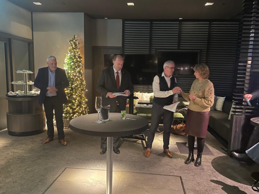 Evaluatie Kiltunnel overhandiging tijdens afscheidsreceptie Arie Bras_3